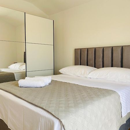 West Apartments Zadar Bagian luar foto