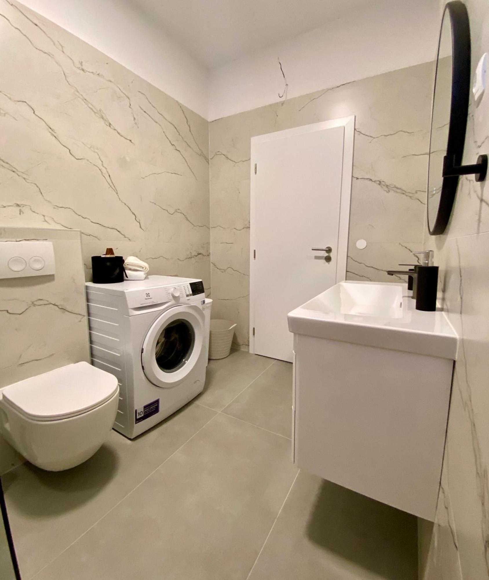 West Apartments Zadar Bagian luar foto