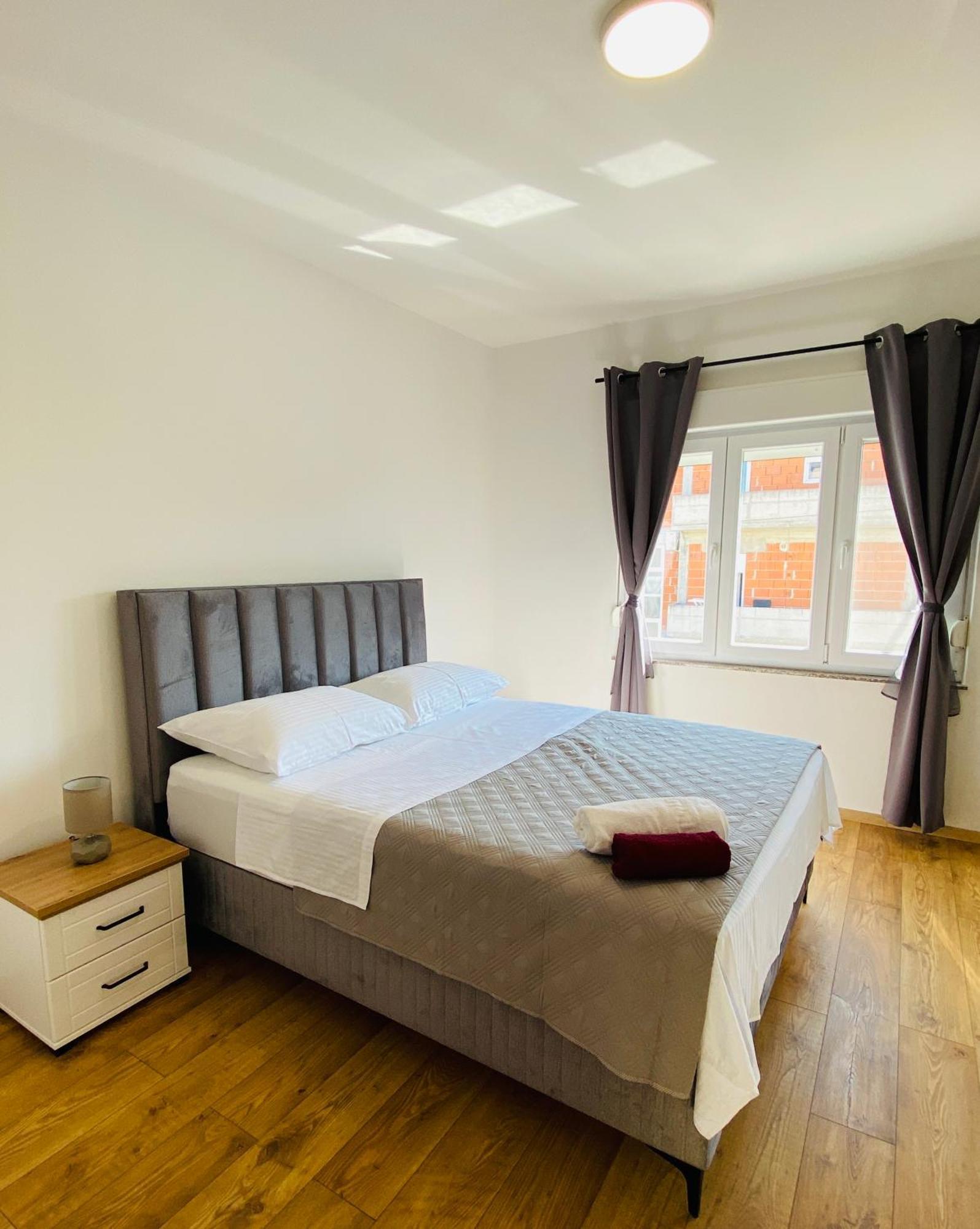 West Apartments Zadar Bagian luar foto