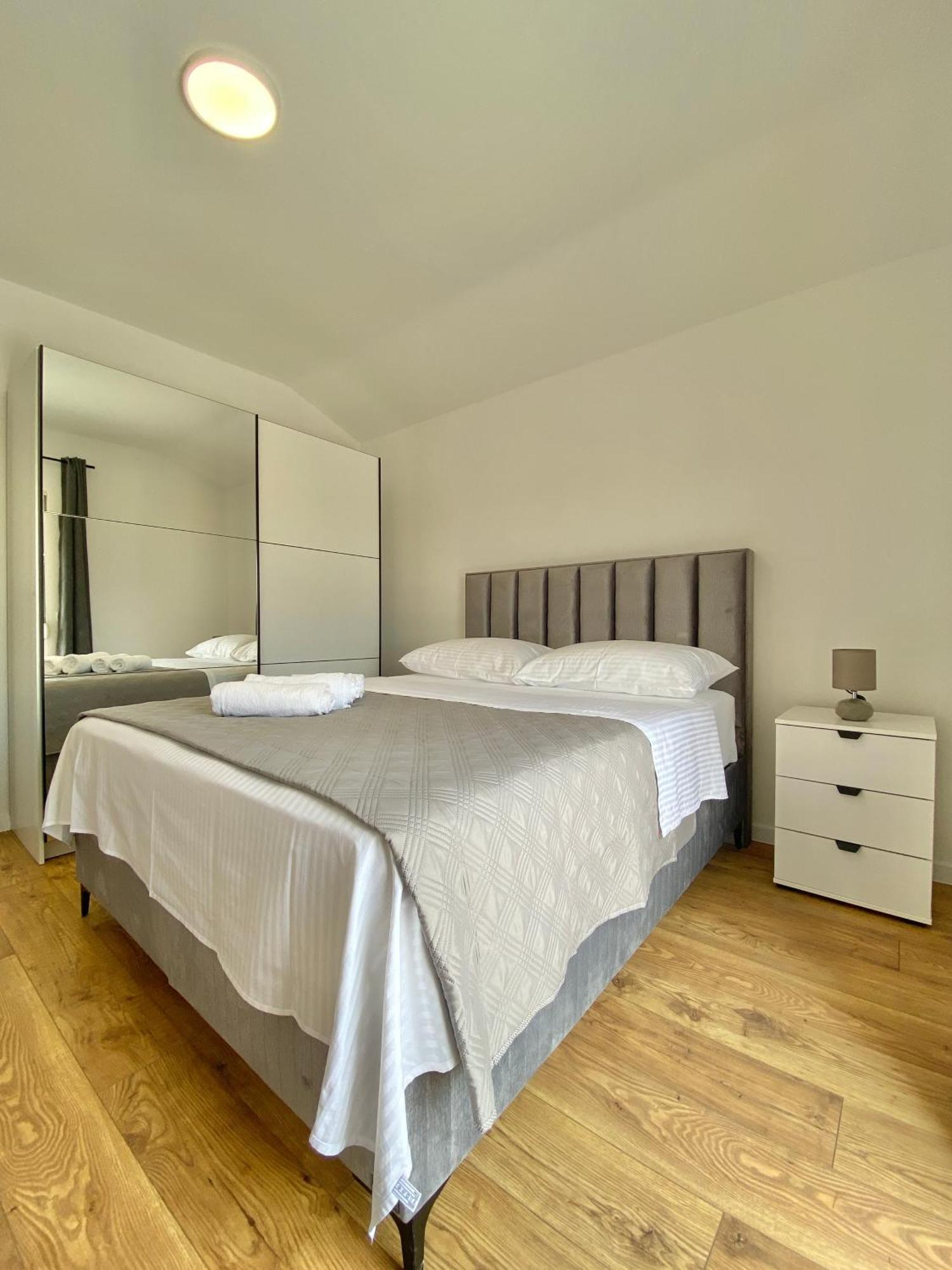 West Apartments Zadar Bagian luar foto