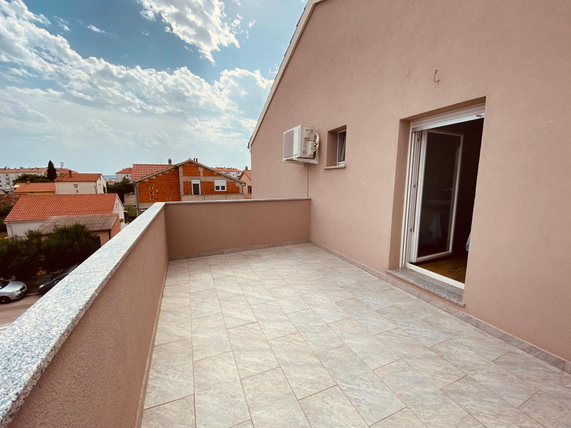 West Apartments Zadar Bagian luar foto